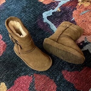 BearPaw Kids Boots in Brown Suede